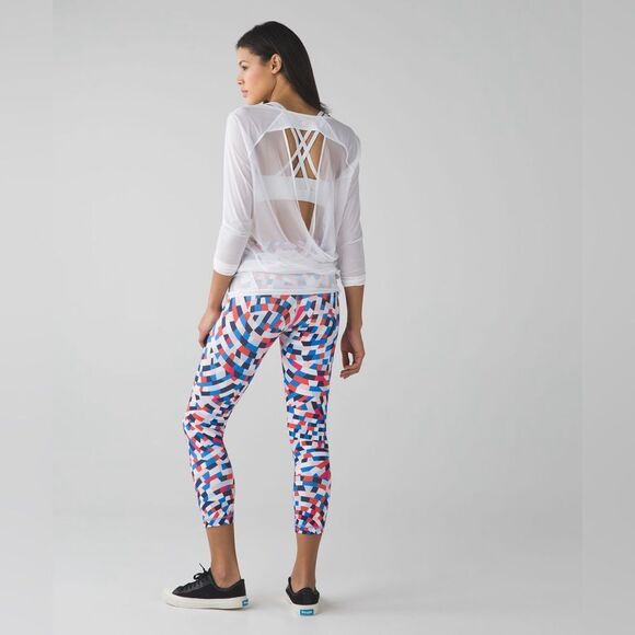 Lululemon | Wunder Under Crop III Capoeira Multi Abstract Design 6 - Picture 2 of 10